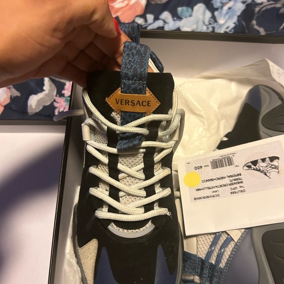 Versace sneakers - Picture 7 of 8